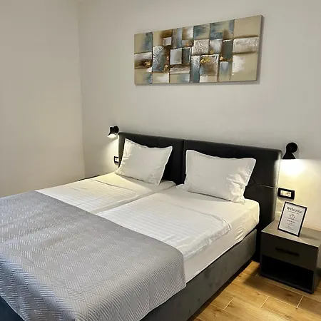 Crolivia Near Arena, Center Of