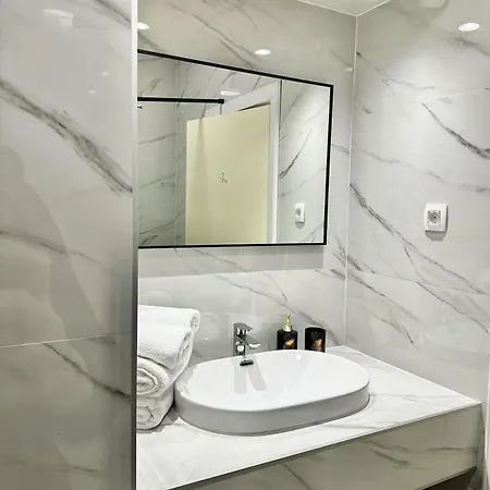 Crolivia Near Arena, Center Of