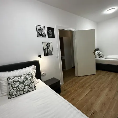 Crolivia Near Arena, Center Of Apartamento *