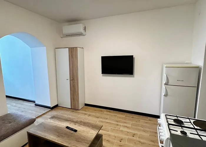 Crolivia Near Arena, Center Of Pula