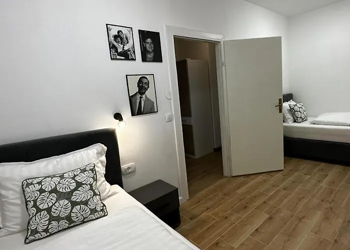 Crolivia Near Arena, Center Of Apartamento *